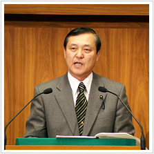 長野県議会で発言している高見沢敏光